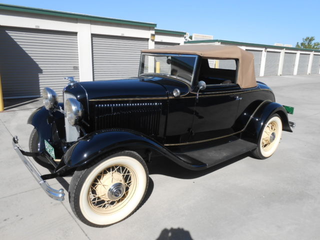 1932 Ford Cabriolet - photo 3