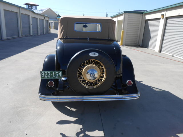 1932 Ford Cabriolet - photo 5