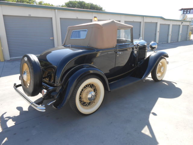 1932 Ford Cabriolet - photo 6