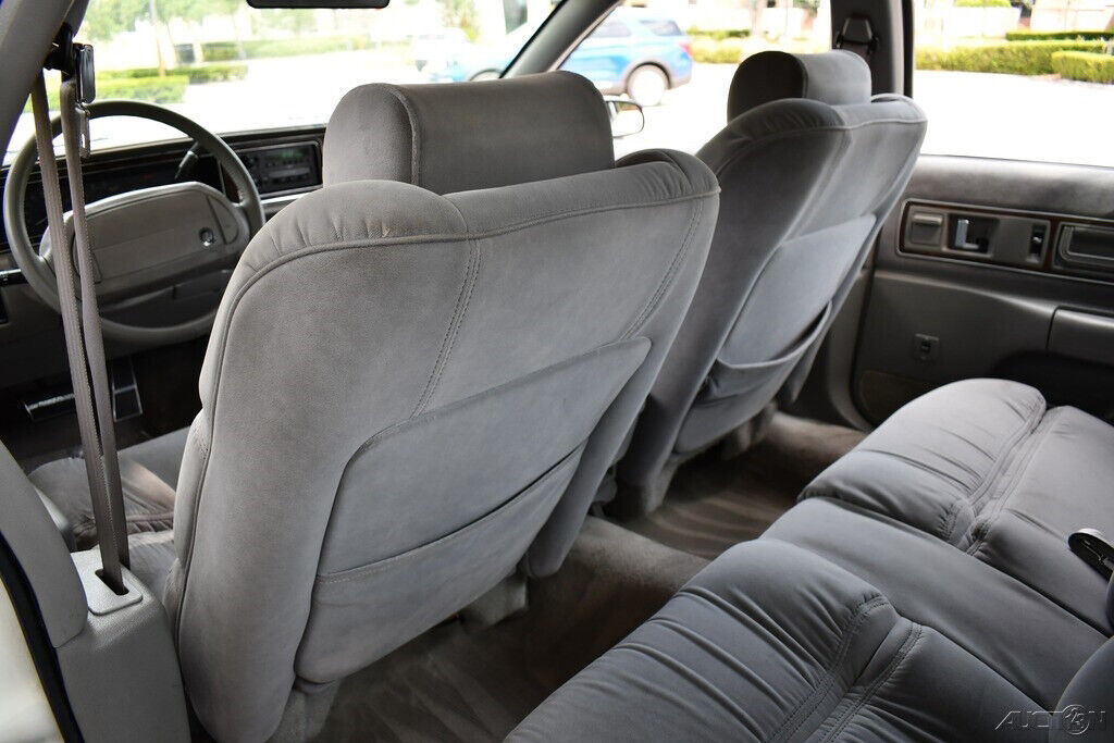 1992 Buick Roadmaster 37,966 Actual Miles Simply Gorgeous Loaded!! - photo 13