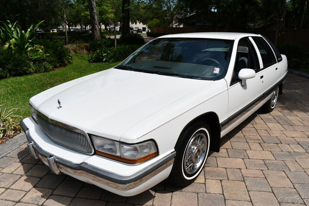 1992 Buick Roadmaster 37,966 Actual Miles Simply Gorgeous Loaded!! - photo 4