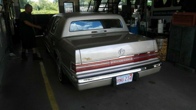 1991 Chrysler Imperial Luxury - photo 2