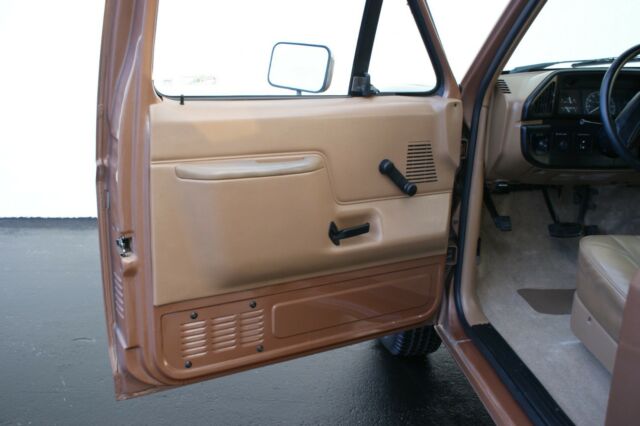 1990 Ford Bronco V8 Automatic 4x4 93k Miles - photo 10