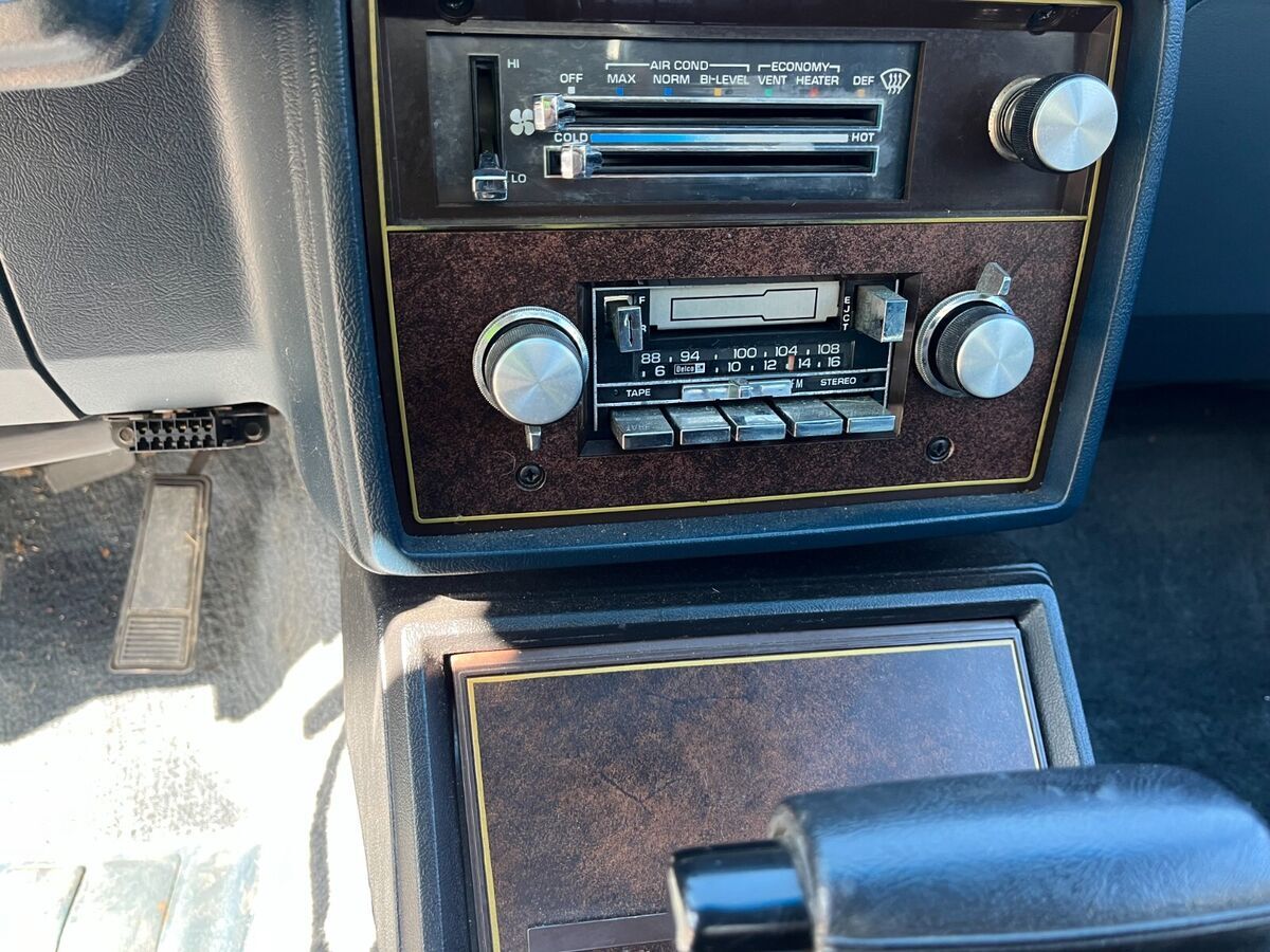 1985 GMC 1/2 Ton Pickup - photo 9