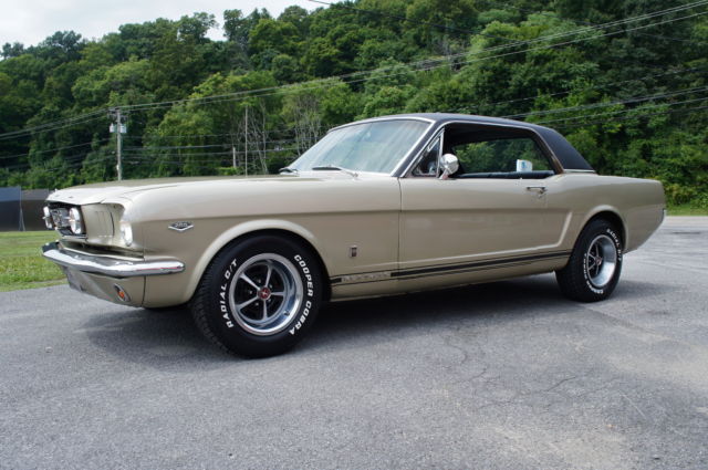ORIGINAL FACTORY GT PACKAGE . RARE COLOR COMBINATION . UNRESTORED / COLLECTOR 1966 Ford Mustang GT