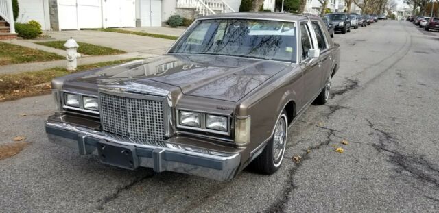 1985 Lincoln Town Car - photo 4
