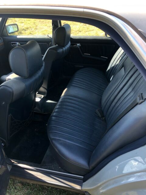 1984 Mercedes-Benz 300-Series Leather - photo 4