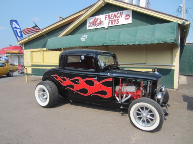 1932 Ford 1932 real Henry Ford STEEL 3-Windows Deluxe Coupe - photo 2