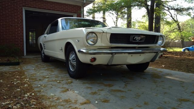 1966 Ford Mustang Pony Interior - photo 3