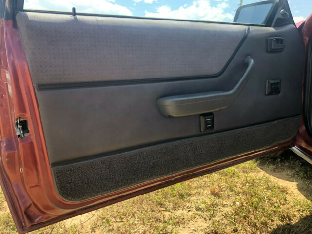 1984 Ford Mustang SVO - photo 9