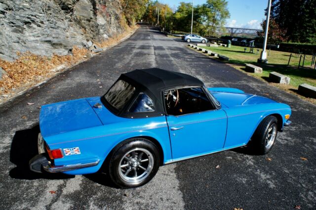 1976 Triumph TR-6 ROADSTER CONVERTIBLE - photo 2