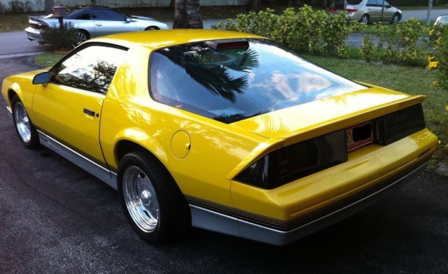 1986 Chevrolet Camaro - photo 2