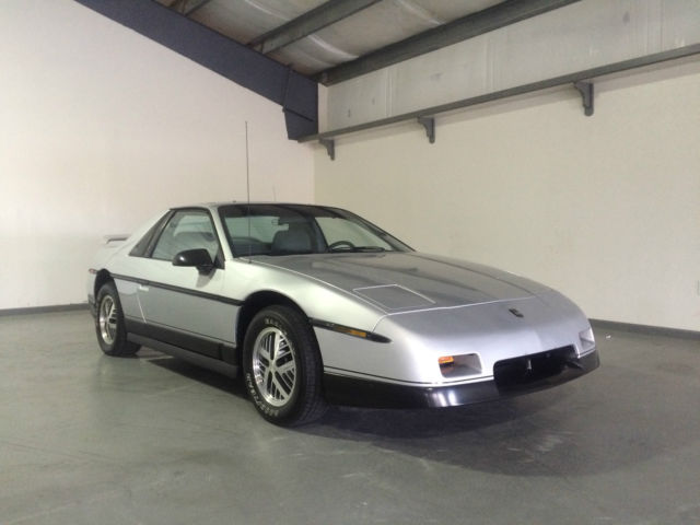Original owner for 30 years 9,965 original miles V6 MINT condition 1986 Pontiac Fiero SE