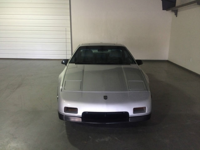 1986 Pontiac Fiero SE - photo 2