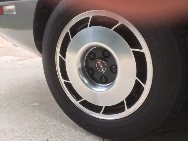 1984 Chevrolet Corvette 2-tone silver/gray - photo 5