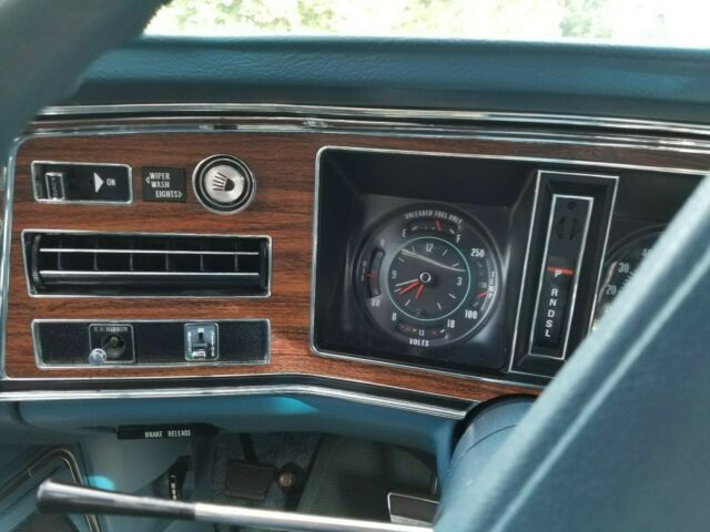 1976 Pontiac Bonneville Brougham - photo 12