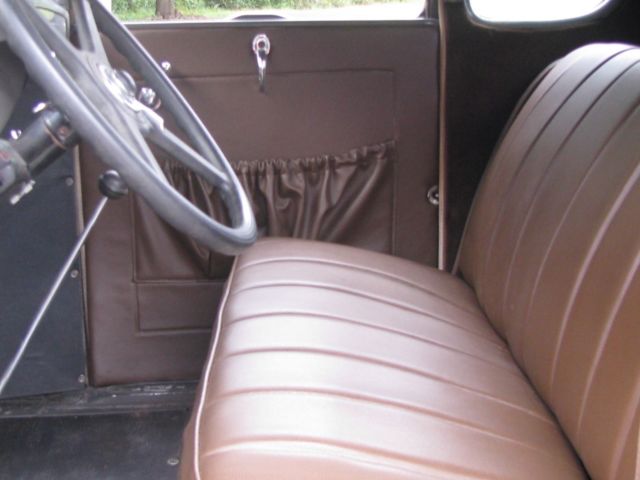 1930 Ford Model A Coupe - photo 10