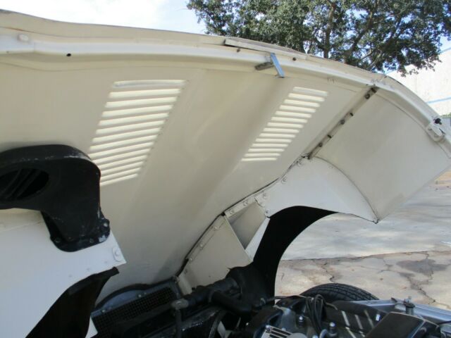 1971 Jaguar E-Type XKE Series II Roadster - photo 12