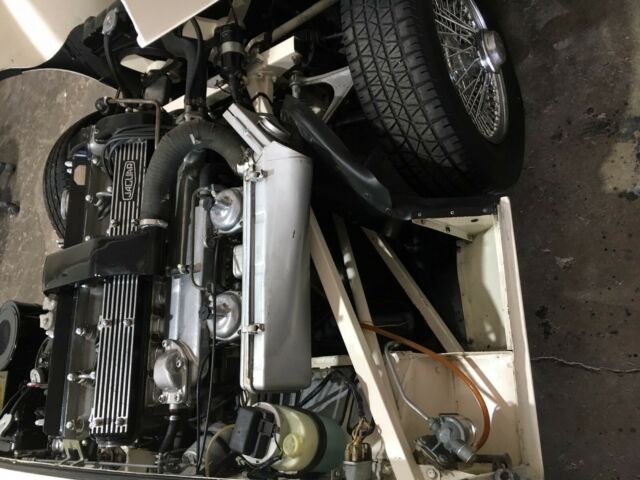 1971 Jaguar E-Type XKE Series II Roadster - photo 8