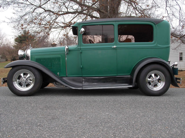1930 Ford Model A Tudor - photo 3
