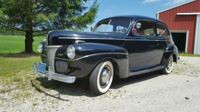 1941 Ford Super Deluxe Sedan - photo 2