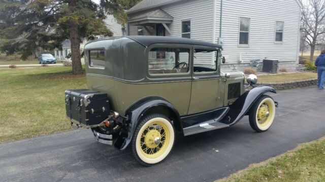 1930 Ford Model A Tudor - photo 4