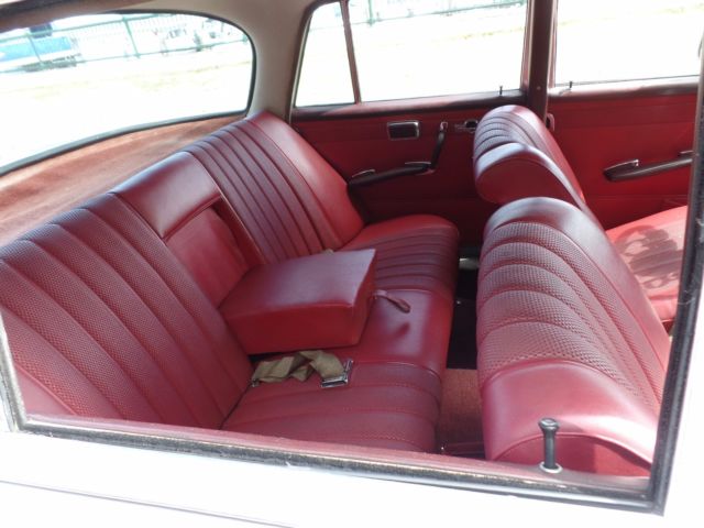 1967 Mercedes-Benz 200-Series 230S - photo 10