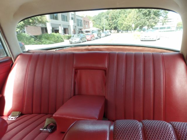 1967 Mercedes-Benz 200-Series 230S - photo 11