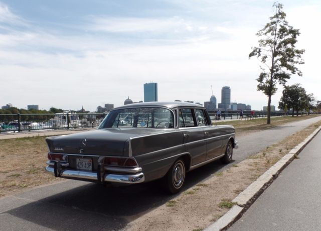 1967 Mercedes-Benz 200-Series 230S - photo 3
