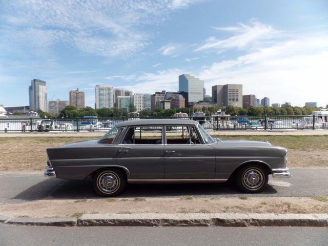 1967 Mercedes-Benz 200-Series 230S - photo 5