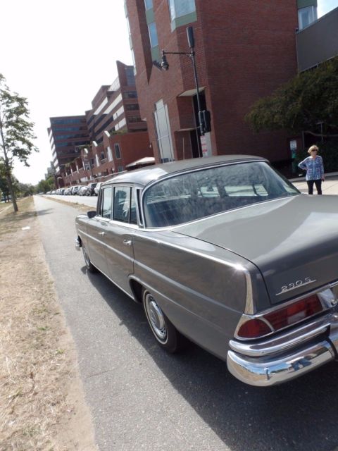 1967 Mercedes-Benz 200-Series 230S - photo 7
