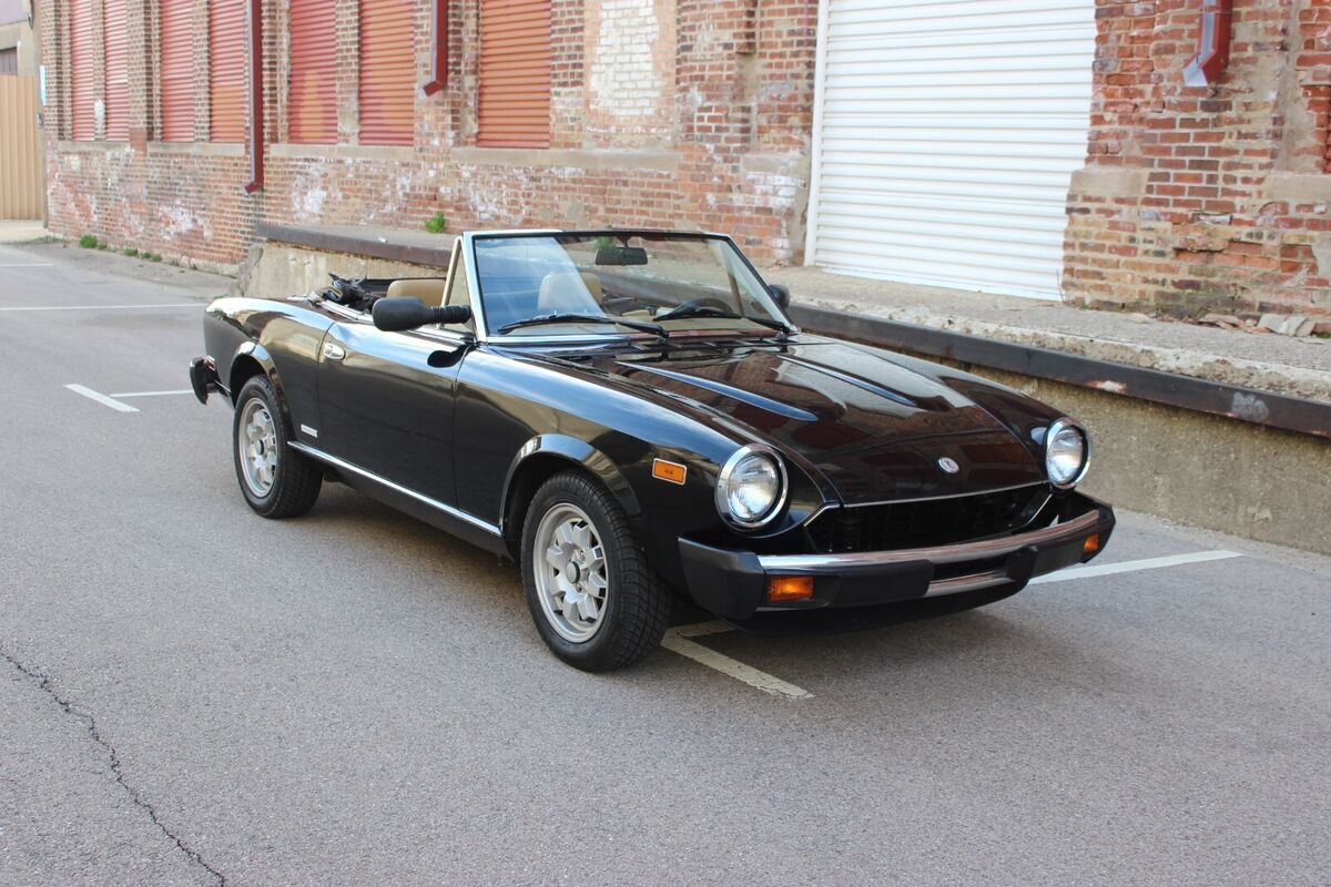 Original Survivor 5 speed 29k (Only 1500 made in 1983 for USA) Black Cream Puff 1983 Fiat 124 Spider Pininfarina