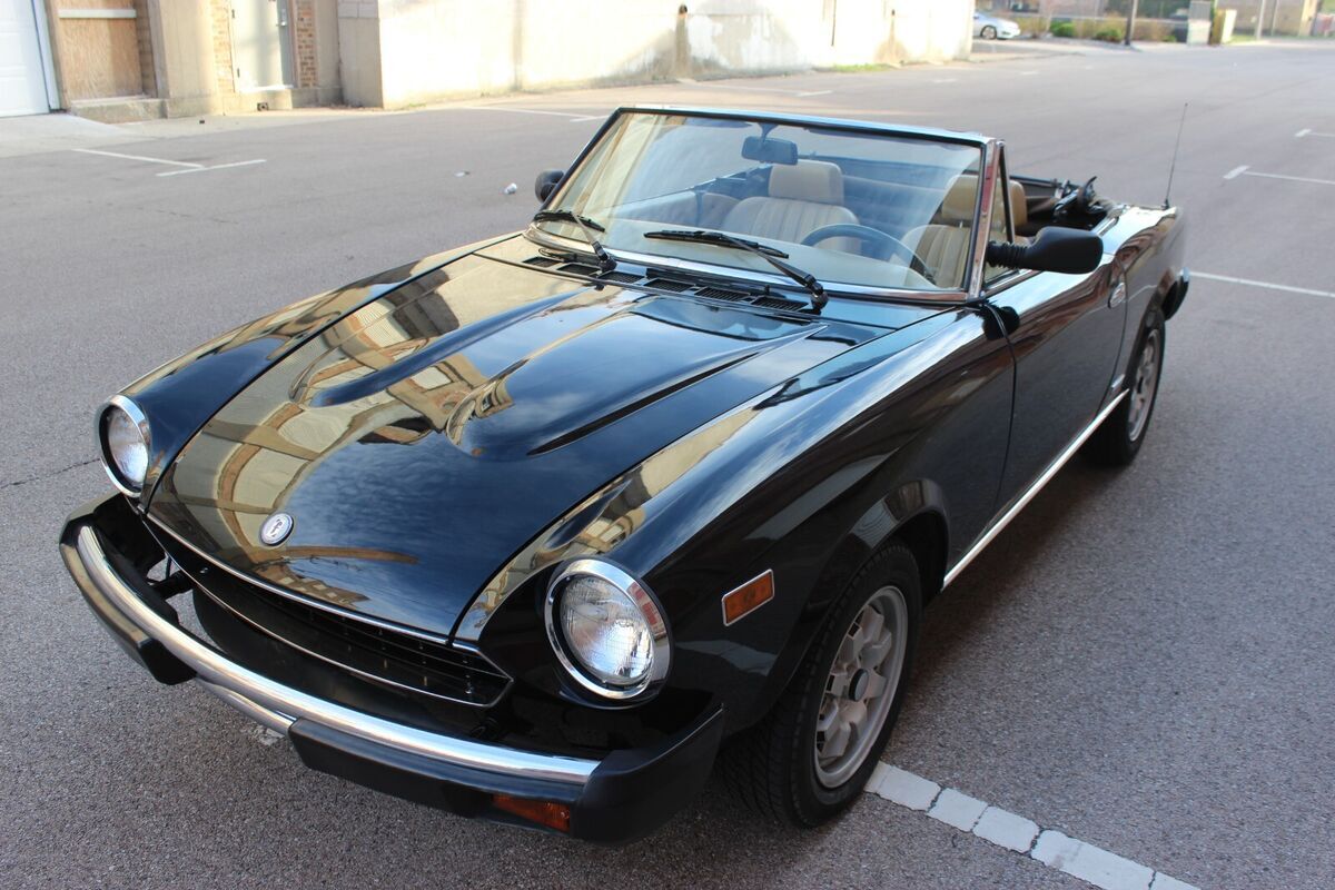 1983 Fiat 124 Spider Pininfarina - photo 2