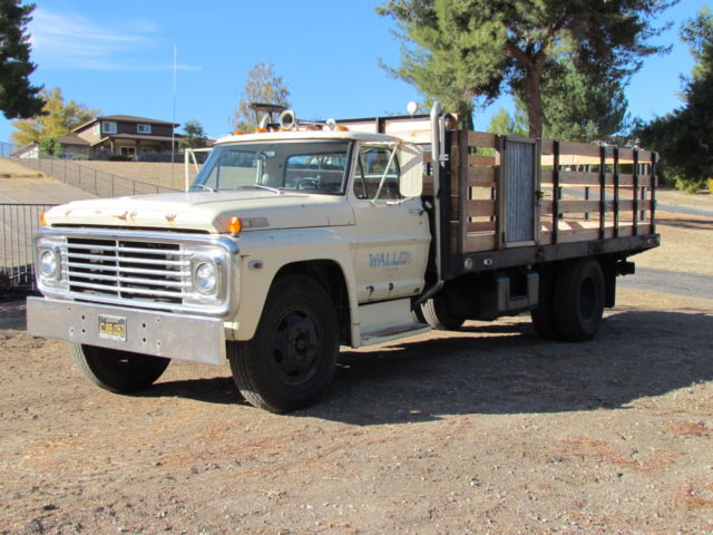 1968 Ford 2 tons flatbed - photo 2
