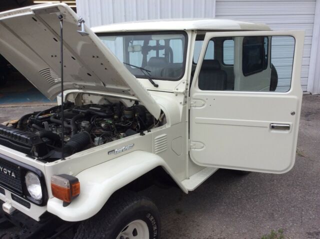 1983 Toyota Land Cruiser FJ40 - photo 2