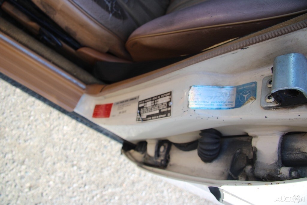 1983 Mercedes-Benz 200-Series 240 D - photo 10
