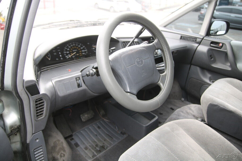 1993 Toyota Previa LE - photo 13