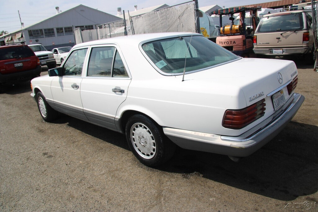 1985 Mercedes-Benz 300-Series 300 SD - photo 4
