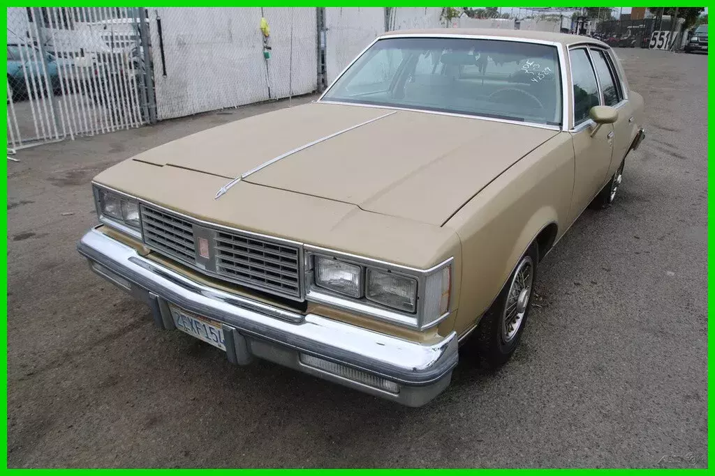 (OSL) 1987 Oldsmobile Cutlass Supreme Brougham 3.8 L V6 NO RESERVE 1987 Oldsmobile Cutlass Brougham