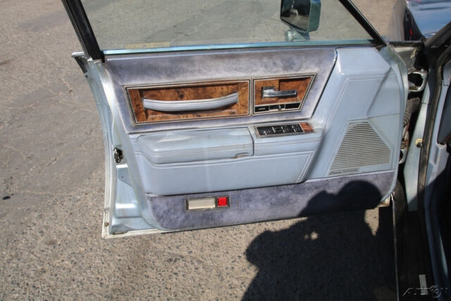 1983 Lincoln Continental - photo 10