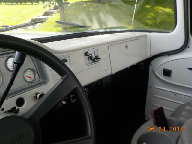 1962 Chevrolet C-10 GMC Nice truck It was built to handle! - photo 13