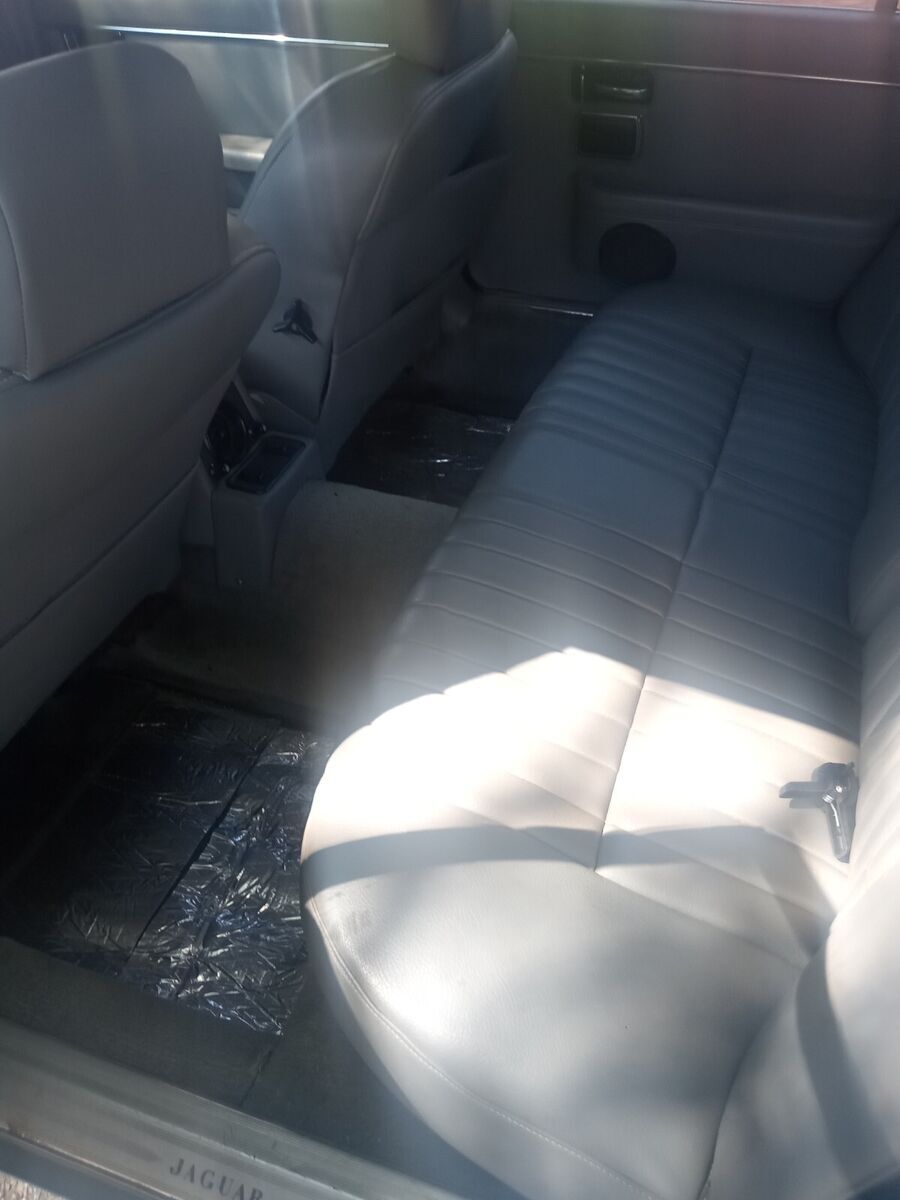 1984 Jaguar XJ6 Great deal low price Jaguar With the 350 Chev engine... - photo 10