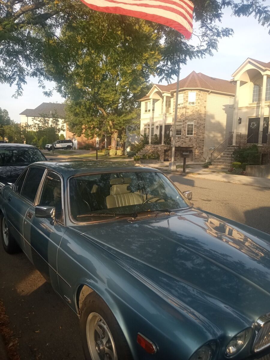 1984 Jaguar XJ6 Great deal low price Jaguar With the 350 Chev engine... - photo 4