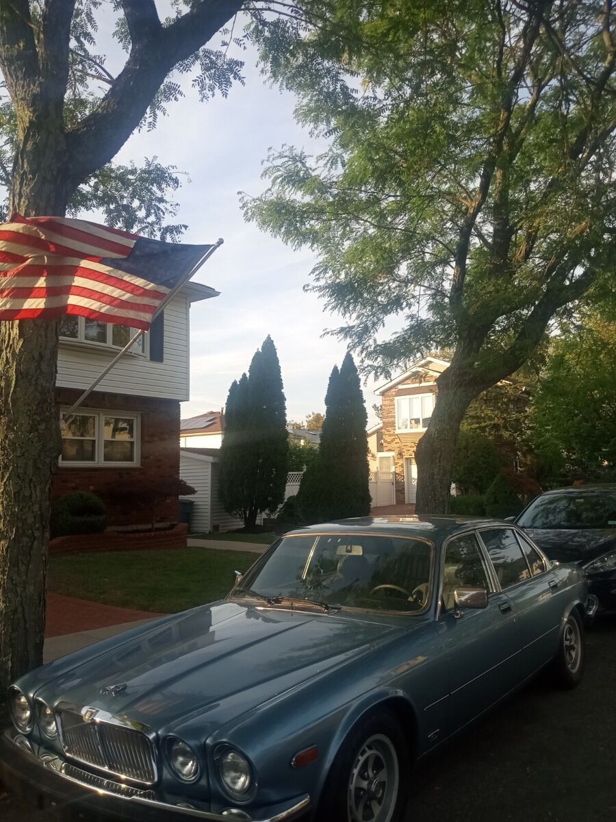 1984 Jaguar XJ6 Great deal low price Jaguar With the 350 Chev engine... - photo 5