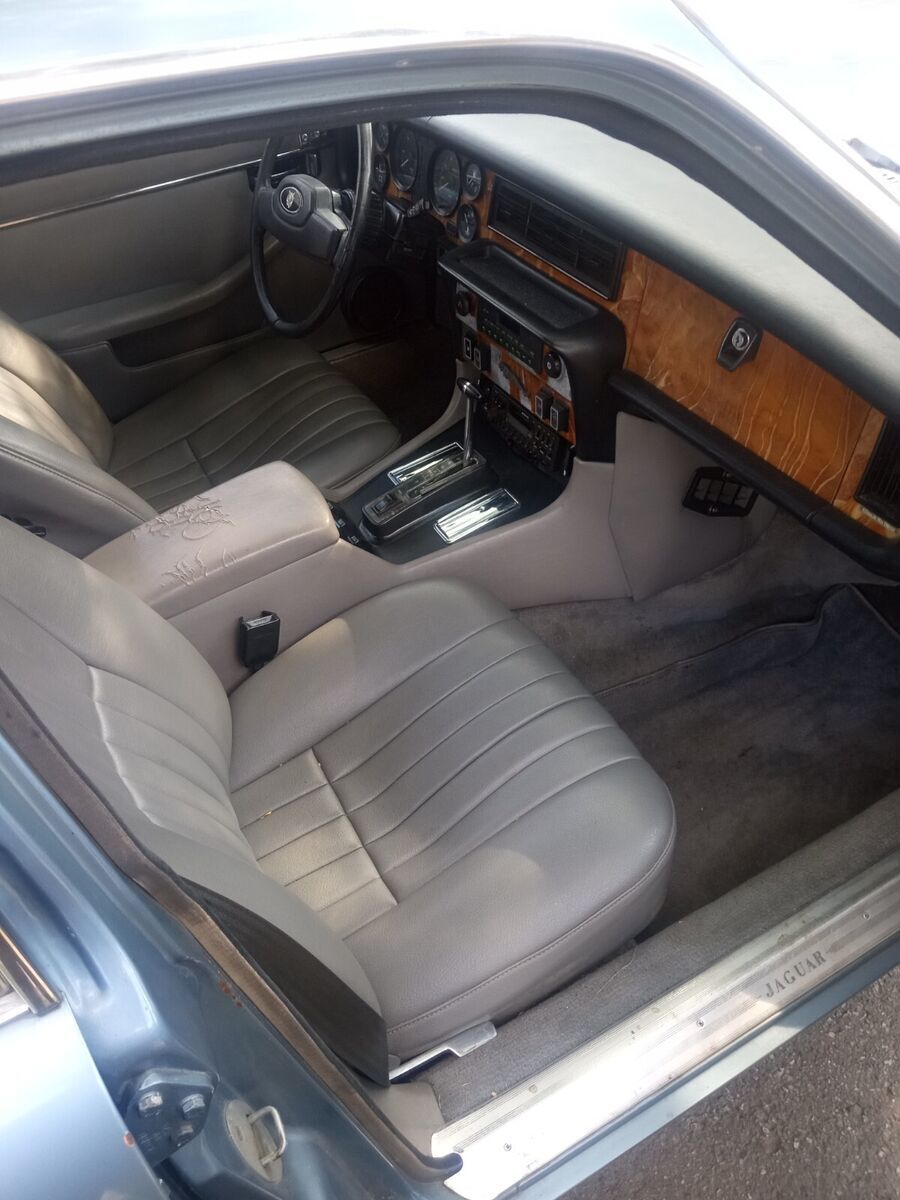1984 Jaguar XJ6 Great deal low price Jaguar With the 350 Chev engine... - photo 7