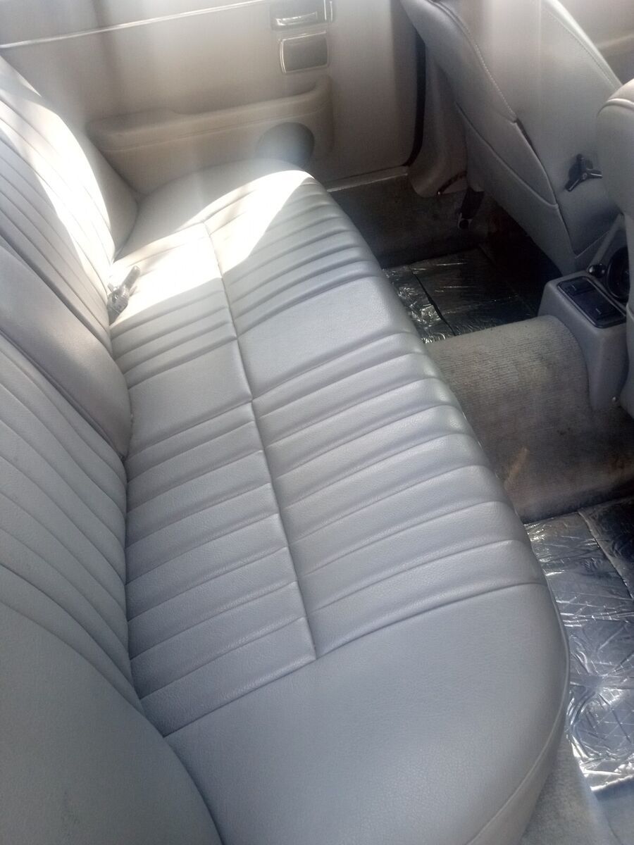 1984 Jaguar XJ6 Great deal low price Jaguar With the 350 Chev engine... - photo 9