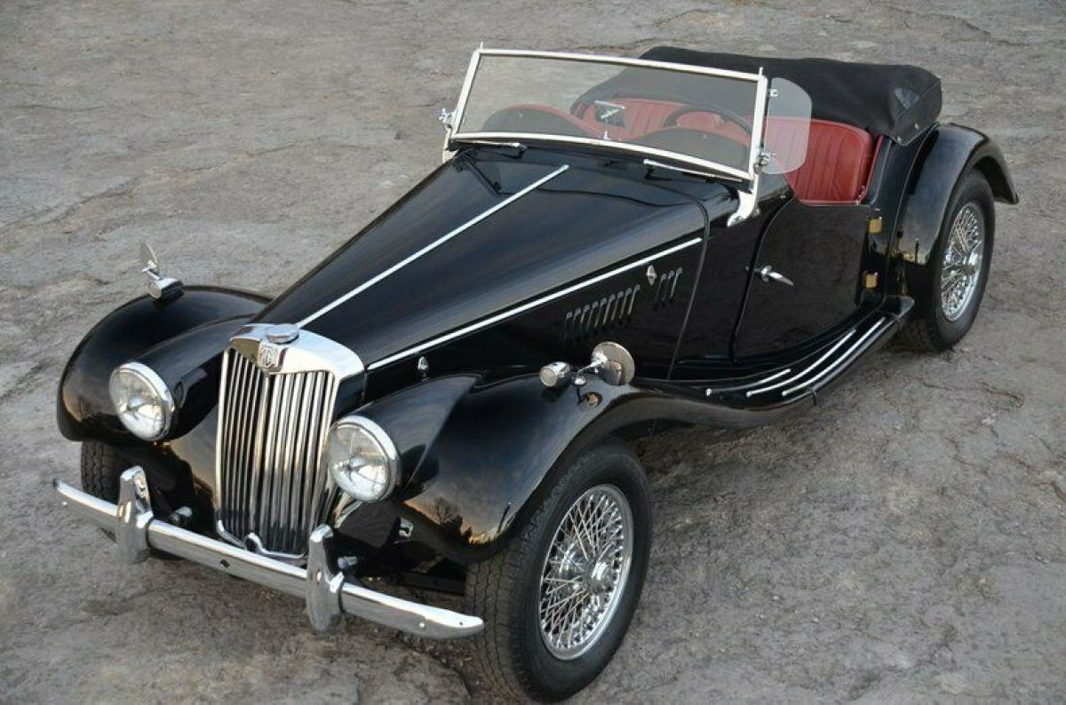OUTSTANDING NUMBERS MATCHING RESTORED BLACK RED MGTF ROADSTER 1954 MG MGTF