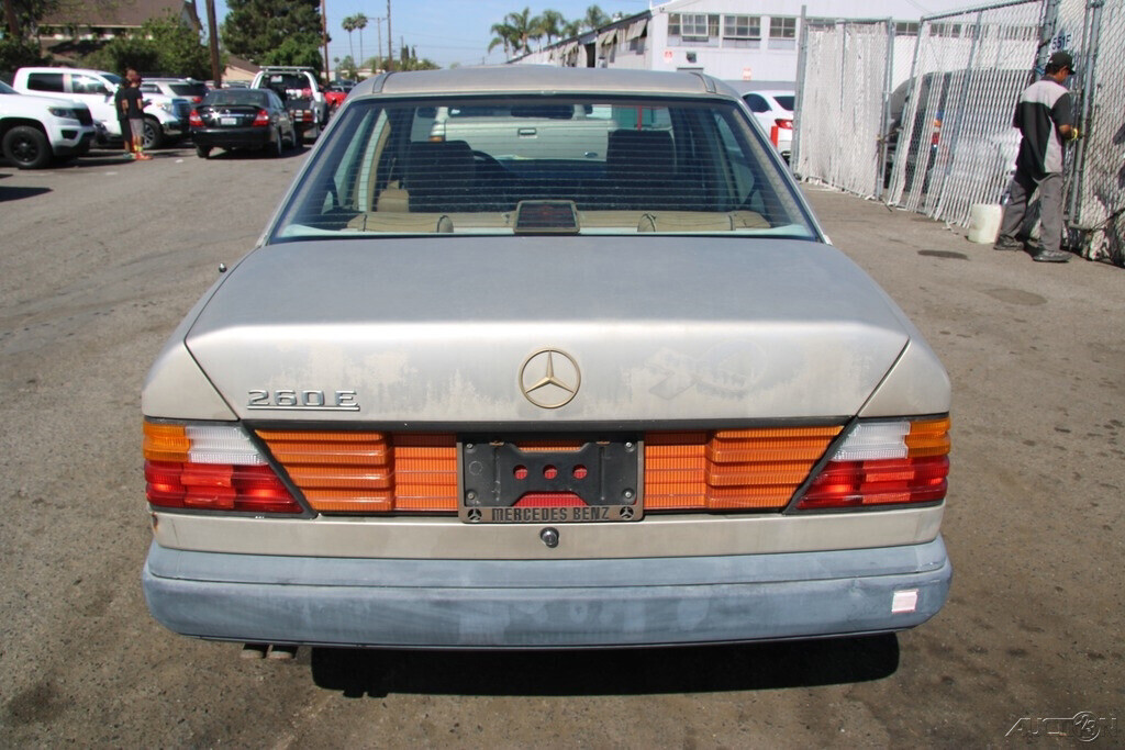 1987 Mercedes-Benz 200-Series 260 E - photo 5