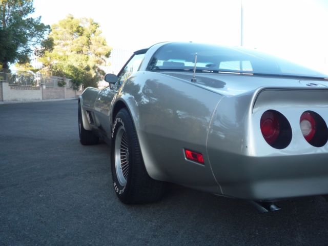 1982 Chevrolet Corvette CE (Collectors Edition) - photo 5