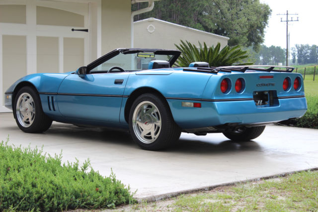 1989 Chevrolet Corvette Convertible Owned by Stephen King Collectible - photo 6